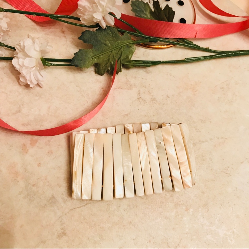 Mother of Pearl Stretch Bracelet